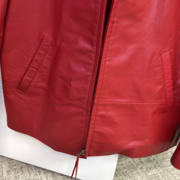 Garfield and Marks Red Leather Jacket - Picture 6 of 7